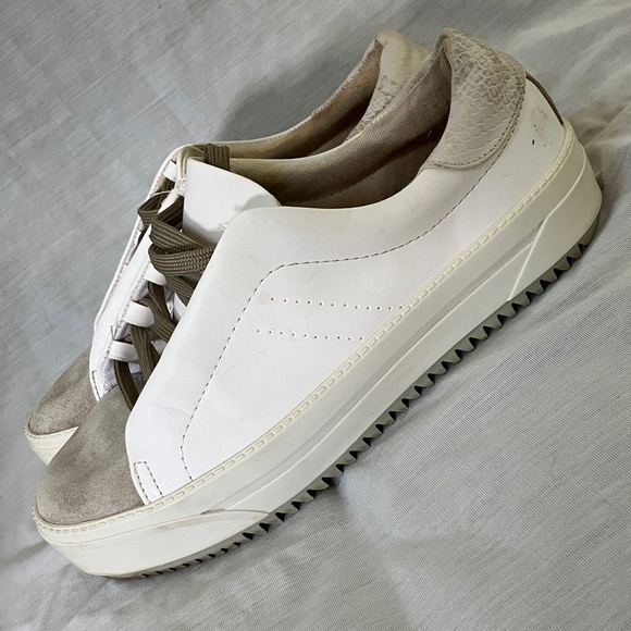 Zara size 39 Beige / White Leopard print at heel 1” high sole Textured Sneakers - Picture 14 of 16